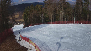 Skiareál Karolinka  - Prostřední část sjezdovky a snowpark - 3.3.2026 v 13:55