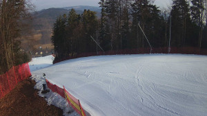 Skiareál Karolinka  - Prostřední část sjezdovky a snowpark - 4.3.2026 v 08:55
