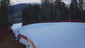 Skiareál Karolinka  - Prostřední část sjezdovky a snowpark - 4.3.2026 v 14:55