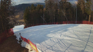 Skiareál Karolinka  - Prostřední část sjezdovky a snowpark - 4.3.2026 v 15:55