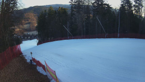 Skiareál Karolinka  - Prostřední část sjezdovky a snowpark - 9.3.2026 v 06:55