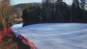 Skiareál Karolinka  - Prostřední část sjezdovky a snowpark - 9.3.2026 v 07:55