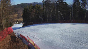 Skiareál Karolinka  - Prostřední část sjezdovky a snowpark - 9.3.2026 v 08:55