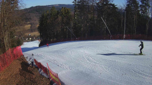 Skiareál Karolinka  - Prostřední část sjezdovky a snowpark - 9.3.2026 v 09:10