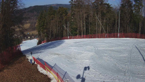 Skiareál Karolinka  - Prostřední část sjezdovky a snowpark - 9.3.2026 v 13:25