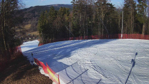 Skiareál Karolinka  - Prostřední část sjezdovky a snowpark - 9.3.2026 v 15:20