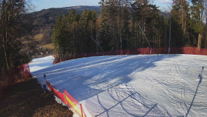 Skiareál Karolinka  - Prostřední část sjezdovky a snowpark - 9.3.2026 v 15:50