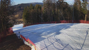 Skiareál Karolinka  - Prostřední část sjezdovky a snowpark - 9.3.2026 v 15:55