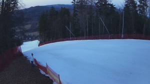 Skiareál Karolinka  - Prostřední část sjezdovky a snowpark - 9.3.2026 v 17:45
