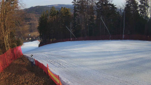 Skiareál Karolinka  - Prostřední část sjezdovky a snowpark - 12.3.2026 v 07:55