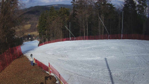 Skiareál Karolinka  - Prostřední část sjezdovky a snowpark - 12.3.2026 v 11:55