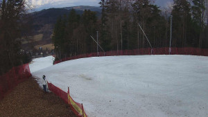 Skiareál Karolinka  - Prostřední část sjezdovky a snowpark - 12.3.2026 v 14:55