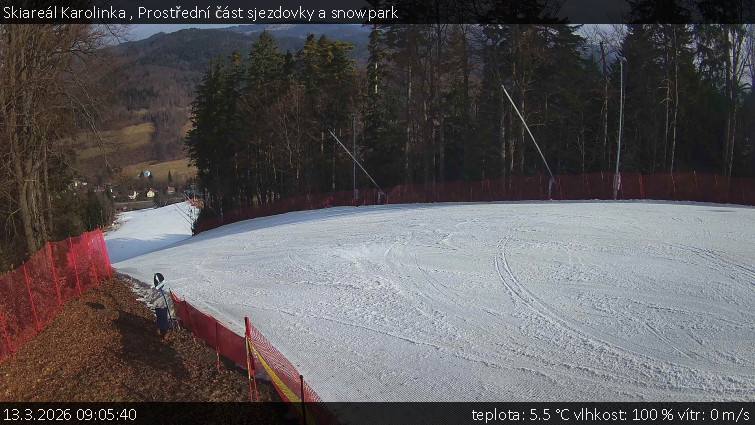 Skiareál Karolinka  - Prostřední část sjezdovky a snowpark - 13.3.2026 v 09:05