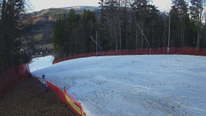 Skiareál Karolinka  - Prostřední část sjezdovky a snowpark - 13.3.2026 v 15:55