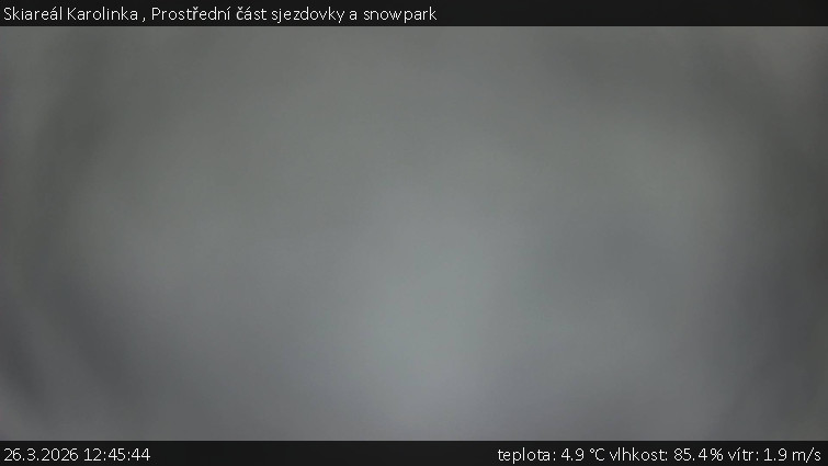 Skiareál Karolinka  - Prostřední část sjezdovky a snowpark - 26.3.2026 v 12:45