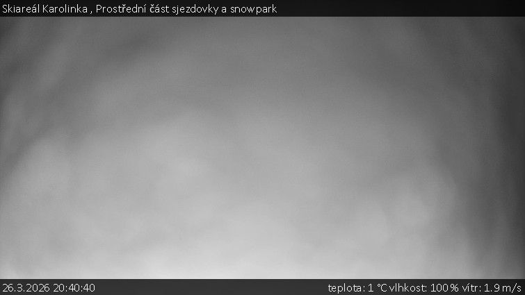 Skiareál Karolinka  - Prostřední část sjezdovky a snowpark - 26.3.2026 v 20:40