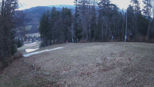 Skiareál Karolinka  - Prostřední část sjezdovky a snowpark - 8.4.2026 v 05:55