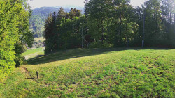 Prostřední část sjezdovky a snowpark