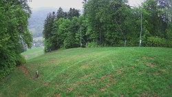 Prostřední část sjezdovky a snowpark