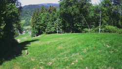 Prostřední část sjezdovky a snowpark