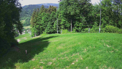 Prostřední část sjezdovky a snowpark