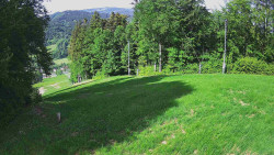Prostřední část sjezdovky a snowpark