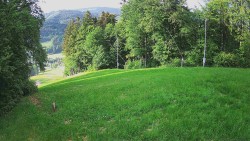 Prostřední část sjezdovky a snowpark