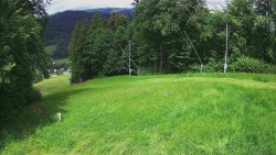 Prostřední část sjezdovky a snowpark