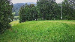 Prostřední část sjezdovky a snowpark
