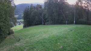 Skigebiet Karolinka - Mittlerer Teil der Skipiste und Snowpark - 31.7.2026 v 04:55 Skigebiet Karolinka - Mittlerer Teil der Skipiste und Snowpark - 31.7.2026 v 04:55
