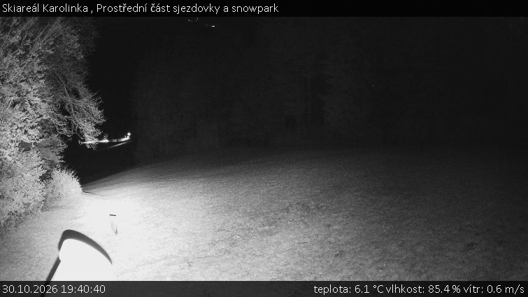 Skiareál Karolinka  - Prostřední část sjezdovky a snowpark - 30.10.2026 v 19:40