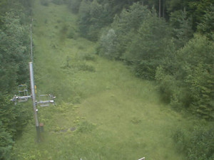 Skiareál Troják - Kamera na svahu B, nástup vleku - 28.6.2025 v 07:59
