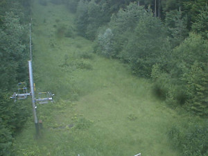 Skiareál Troják - Kamera na svahu B, nástup vleku - 28.6.2025 v 13:09