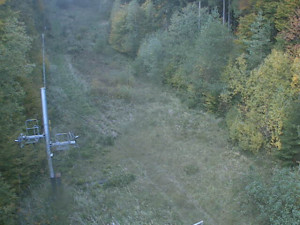 Skiareál Troják - Kamera na svahu B, nástup vleku - 16.10.2025 v 13:59