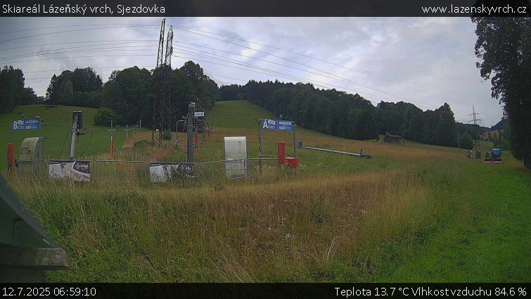 Skiareál Lázeňský vrch - Sjezdovka - 12.7.2025 v 06:59 Skiareál Lázeňský vrch - Sjezdovka - 12.7.2025 v 06:59