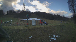 Skiareál Lázeňský vrch - Sjezdovka - 7.12.2025 v 10:04 Skiareál Lázeňský vrch - Sjezdovka - 7.12.2025 v 10:04