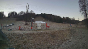 Skiareál Lázeňský vrch - Sjezdovka - 13.12.2025 v 07:54 Skiareál Lázeňský vrch - Sjezdovka - 13.12.2025 v 07:54