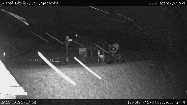 Skiareál Lázeňský vrch - Sjezdovka - 23.12.2025 v 17:54