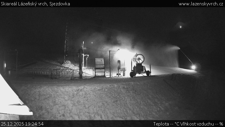 Skiareál Lázeňský vrch - Sjezdovka - 25.12.2025 v 19:24