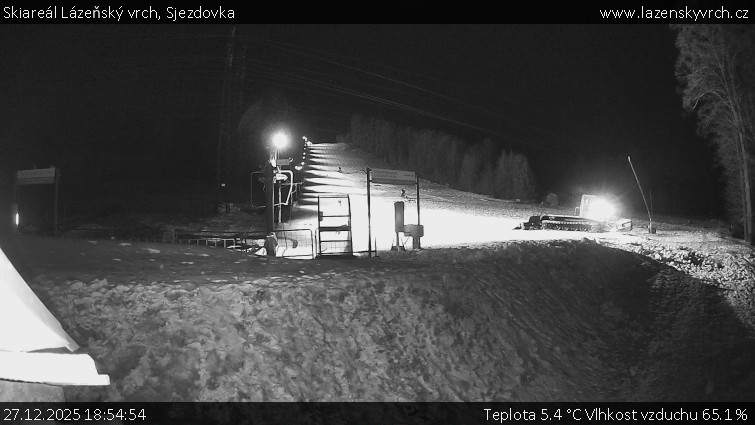 Skiareál Lázeňský vrch - Sjezdovka - 27.12.2025 v 18:54