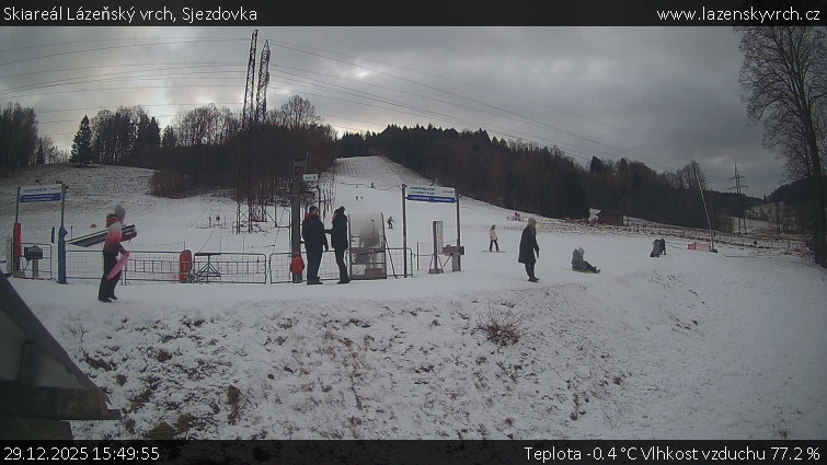 Skiareál Lázeňský vrch - Sjezdovka - 29.12.2025 v 15:49