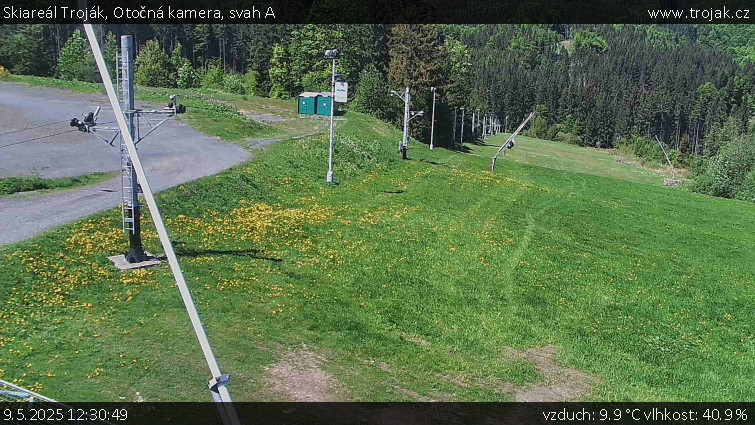 Skiareál Troják - Otočná kamera, svah A - 9.5.2025 v 12:30 Skiareál Troják - Otočná kamera, svah A - 9.5.2025 v 12:30