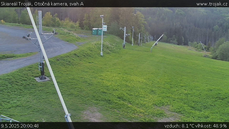 Skiareál Troják - Otočná kamera, svah A - 9.5.2025 v 20:00 Skiareál Troják - Otočná kamera, svah A - 9.5.2025 v 20:00