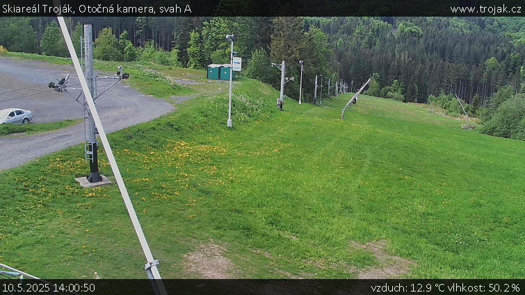 Skiareál Troják - Otočná kamera, svah A - 10.5.2025 v 14:00 Skiareál Troják - Otočná kamera, svah A - 10.5.2025 v 14:00