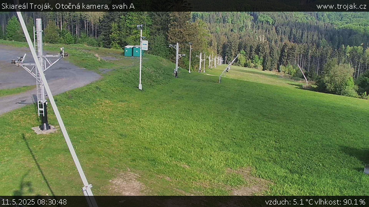 Skiareál Troják - Otočná kamera, svah A - 11.5.2025 v 08:30 Skiareál Troják - Otočná kamera, svah A - 11.5.2025 v 08:30