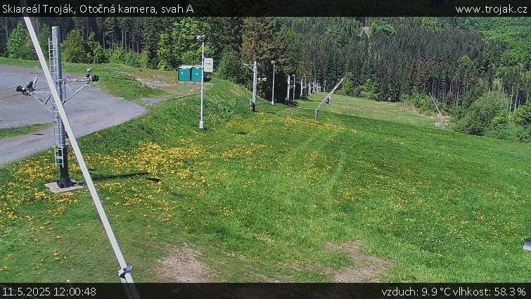 Skiareál Troják - Otočná kamera, svah A - 11.5.2025 v 12:00 Skiareál Troják - Otočná kamera, svah A - 11.5.2025 v 12:00