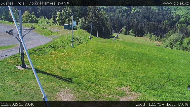 Skiareál Troják - Otočná kamera, svah A - 11.5.2025 v 15:30 Skiareál Troják - Otočná kamera, svah A - 11.5.2025 v 15:30