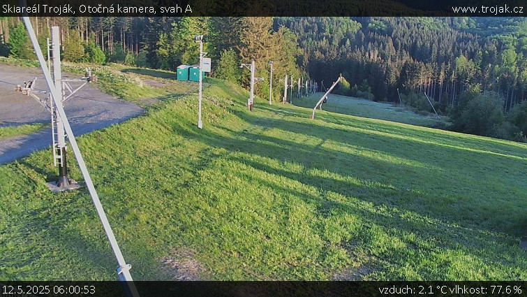 Skiareál Troják - Otočná kamera, svah A - 12.5.2025 v 06:00 Skiareál Troják - Otočná kamera, svah A - 12.5.2025 v 06:00