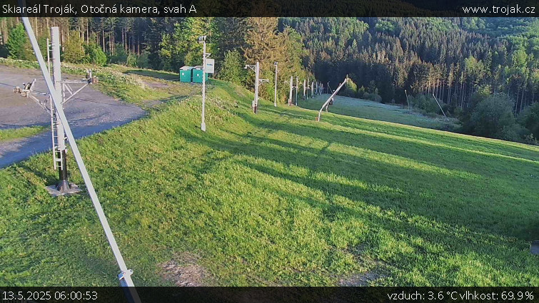 Skiareál Troják - Otočná kamera, svah A - 13.5.2025 v 06:00 Skiareál Troják - Otočná kamera, svah A - 13.5.2025 v 06:00
