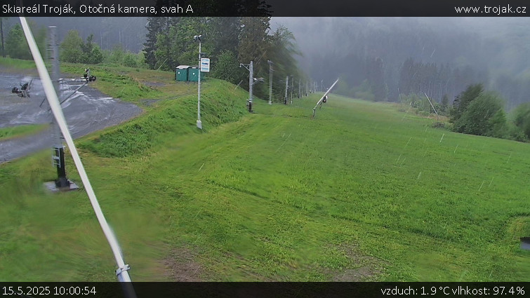 Skiareál Troják - Otočná kamera, svah A - 15.5.2025 v 10:00 Skiareál Troják - Otočná kamera, svah A - 15.5.2025 v 10:00